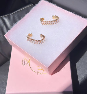 Curved diamond earrings